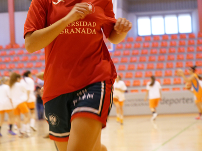 Imagen jugadora baloncesto del equipo Universidad de Granada