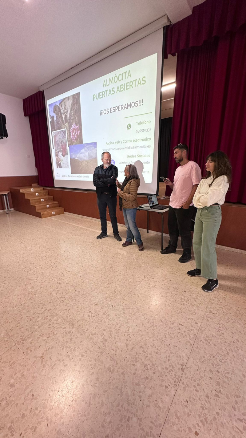 Fotografía en el salón de actos Fotografía con el alcalde